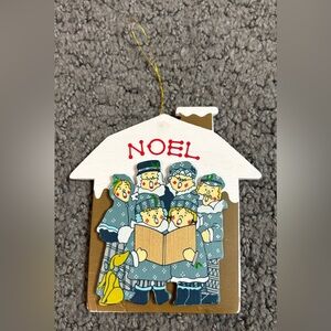 Vintage Wooden Noel Christmas Carolers Ornament Taiwan 4.5”